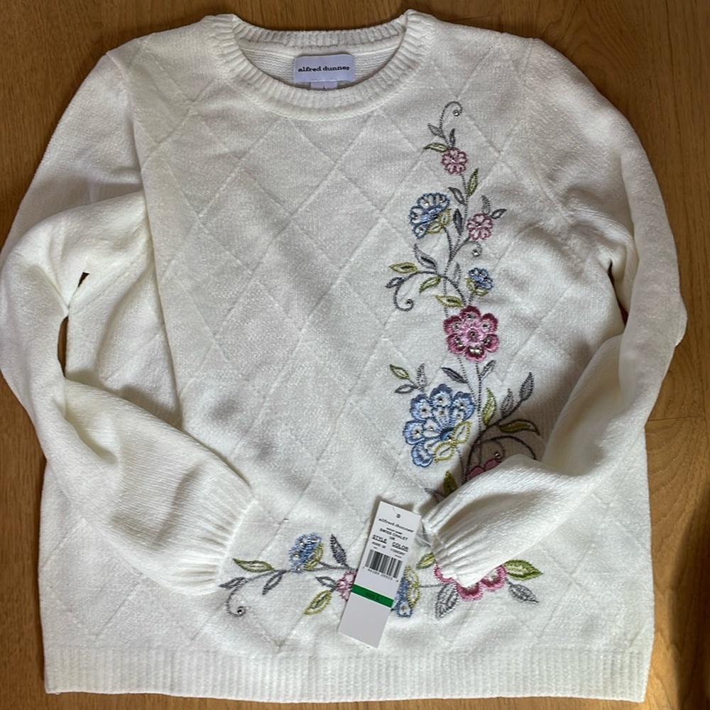 NWT Alfred Dunner Sweater